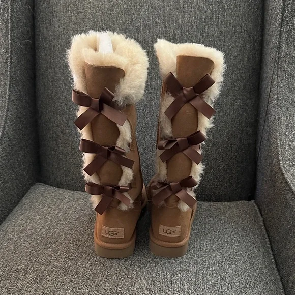 NWOT UGG Women's Bailey Bow Tall II Boots - Picture 4 of 5